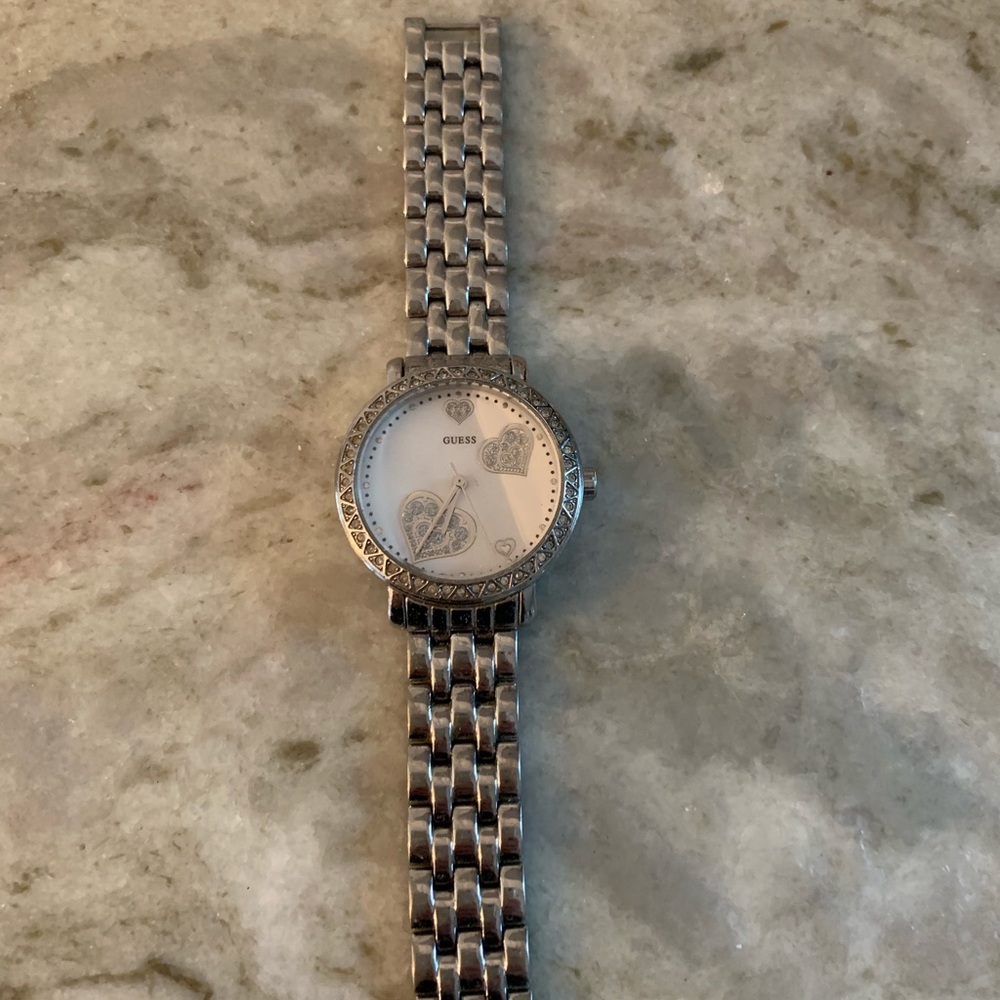 Guess heart ❤️watch silver used! Good condition 😍